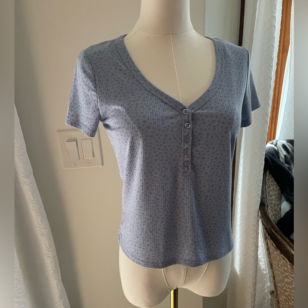 Pink Rose Light Blue Ditzy Floral Short Sleeve Top Medium NWT - Picture 8 of 8
